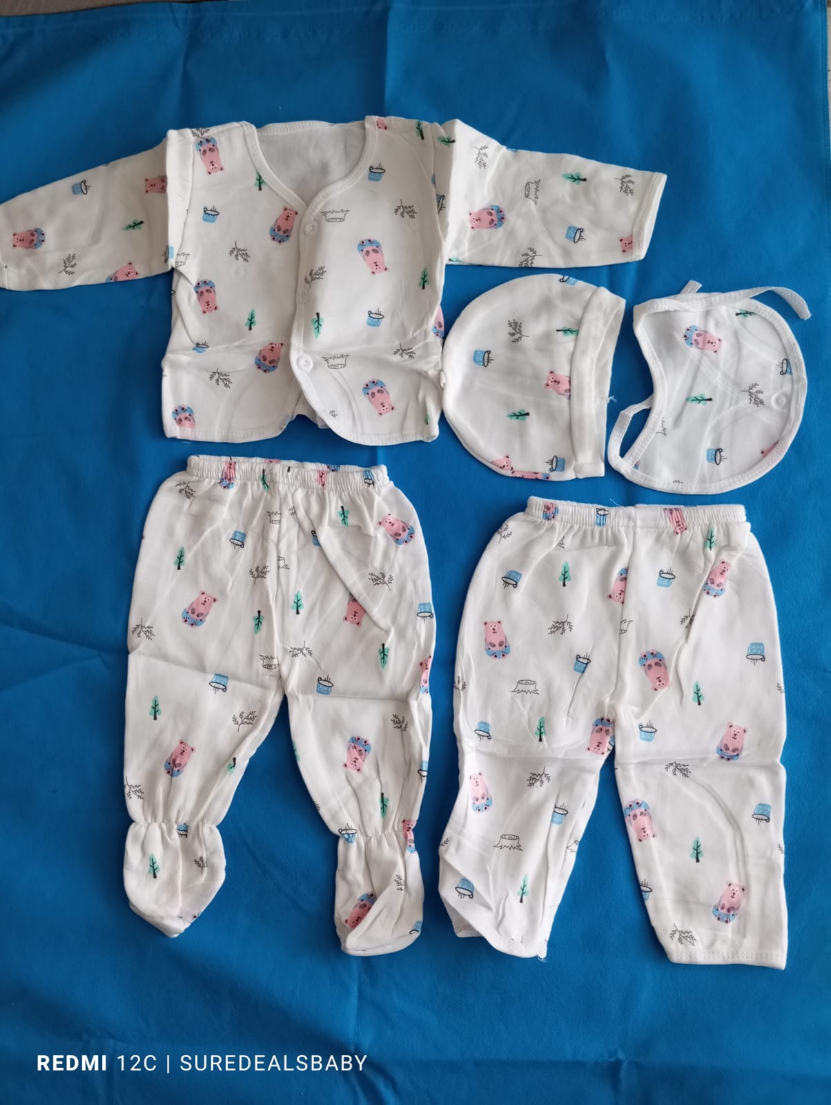 5pcs receiving set cloths (polyester)